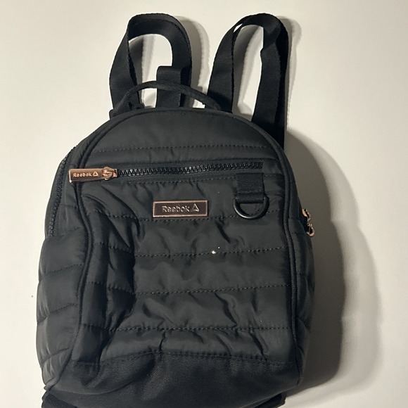 Reebok Other - Reebok Puffer Backpack Sling Bag Black